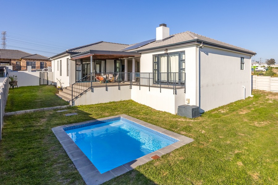 4 Bedroom Property for Sale in Haasendal Western Cape